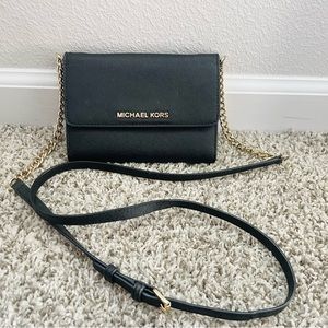Michael Kors jet set travel crossbody purse